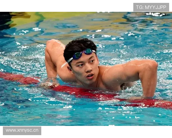 汪顺家的冰箱里只放蛋白粉和冰块